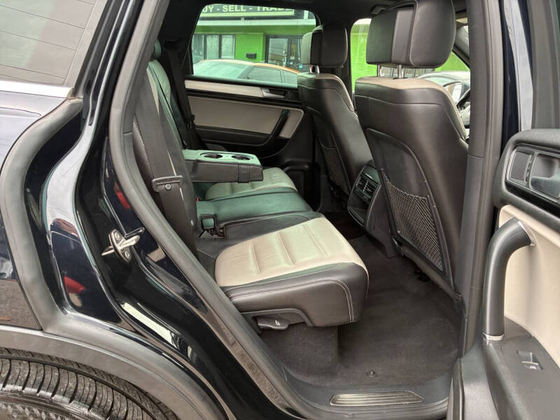 2017 Volkswagen Touareg V6 Wolfsburg