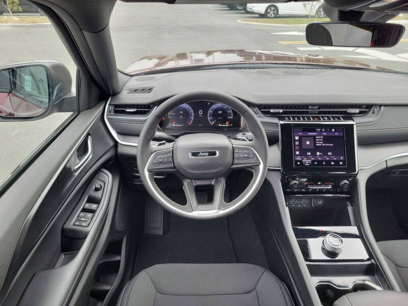 2026 Jeep Grand Cherokee L Laredo
