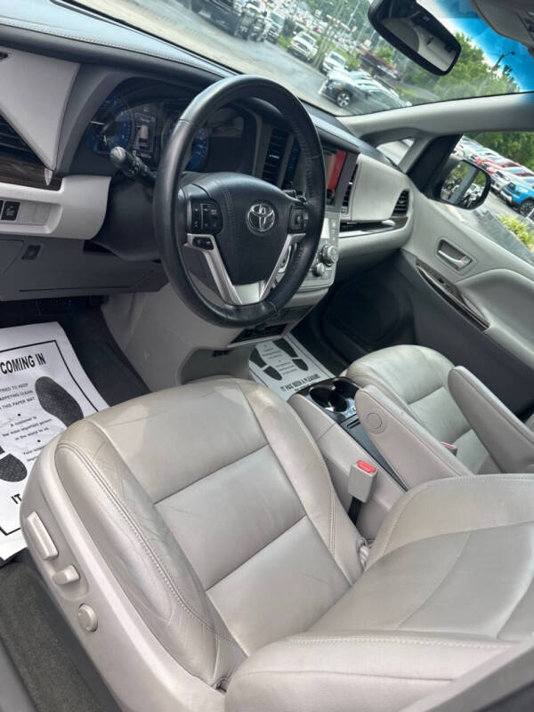 2015 Toyota Sienna