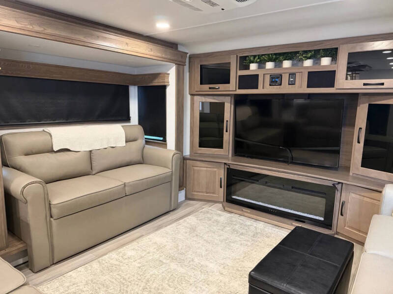 2024 Alliance RV Paradigm