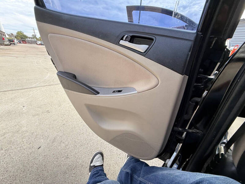 2016 Hyundai Accent SE