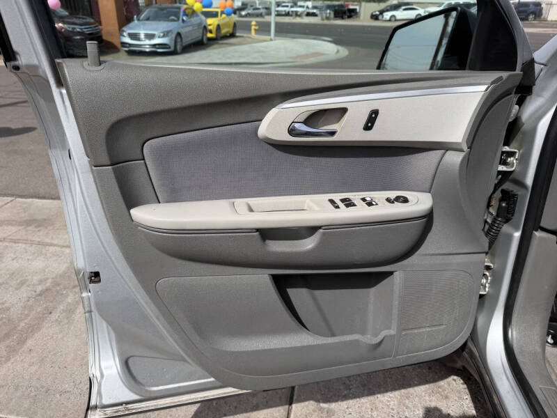 2012 Chevrolet Traverse LS