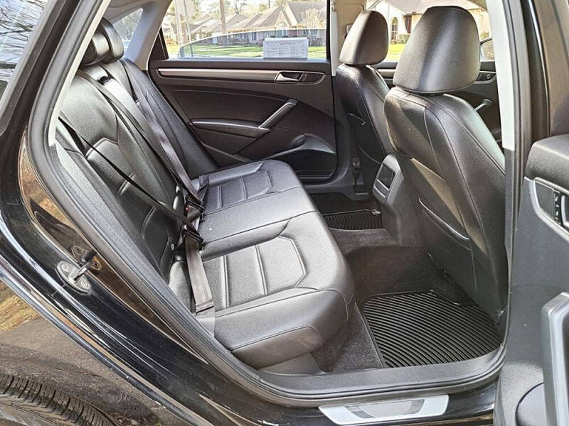 2017 Volkswagen Passat 1.8T R-Line