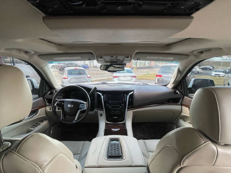 2016 Cadillac Escalade Luxury Collection