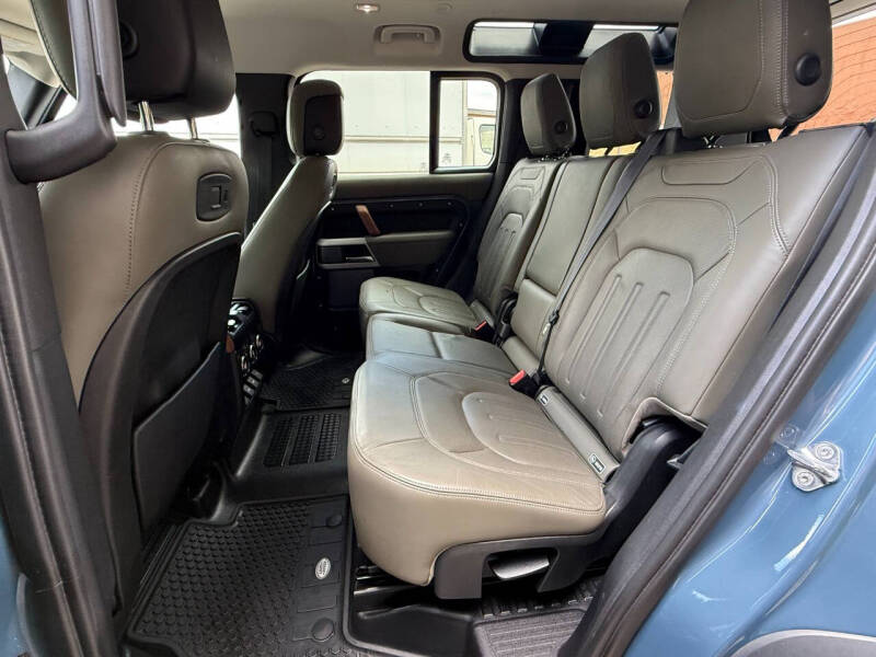 2020 Land Rover Defender 110 SE