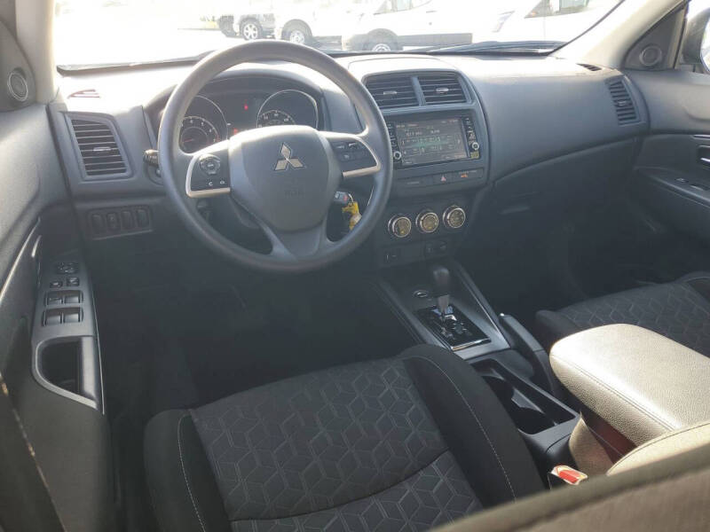 2025 Mitsubishi Outlander Sport ES