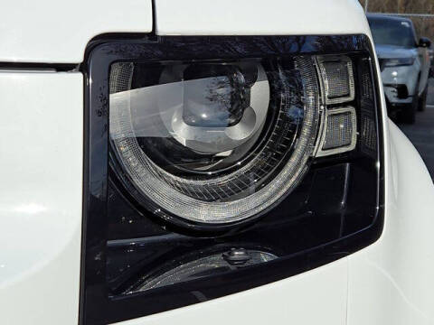 2024 Land Rover Defender 110 P300 S