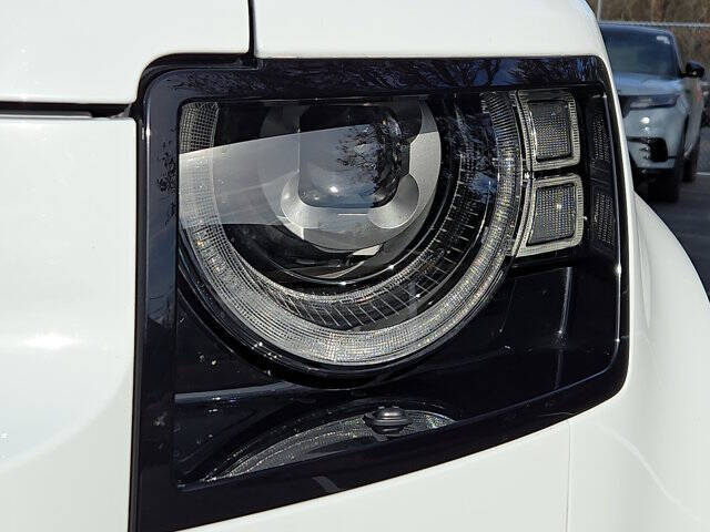 2024 Land Rover Defender 110 P300 S