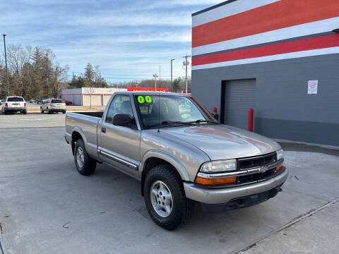 2000 Chevrolet S-10 LS