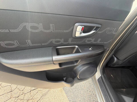 2013 Kia Soul +