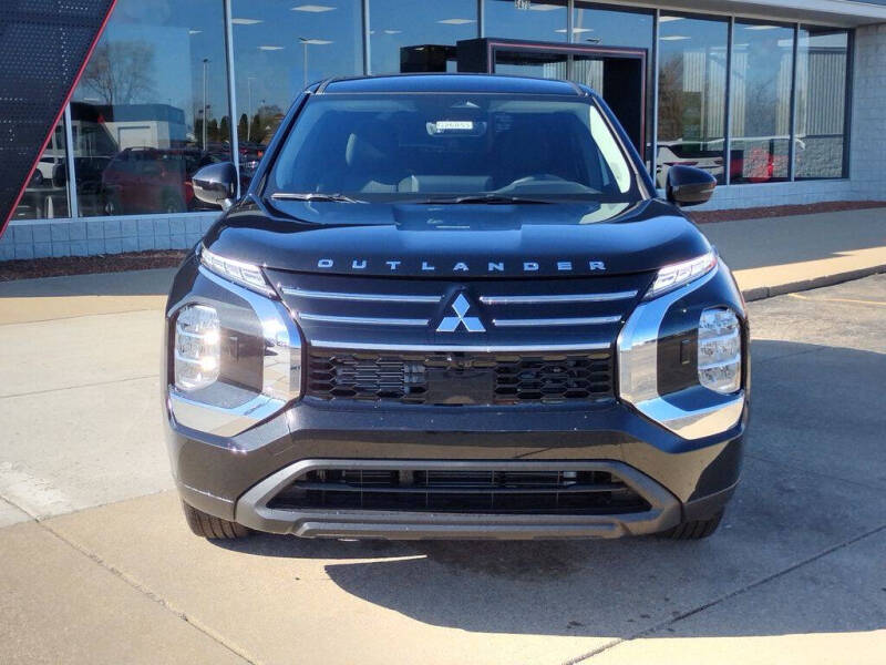2026 Mitsubishi Outlander ES