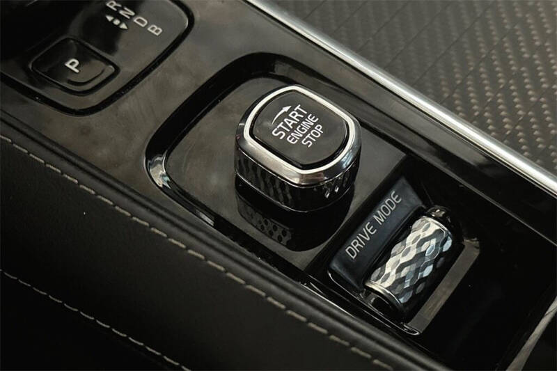 2019 Volvo XC90 T8 eAWD R-Design