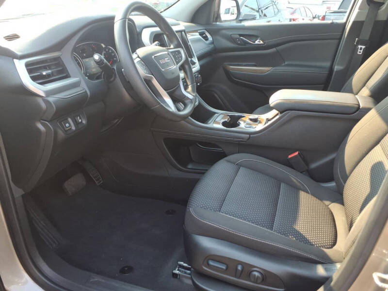 2023 GMC Acadia SLE