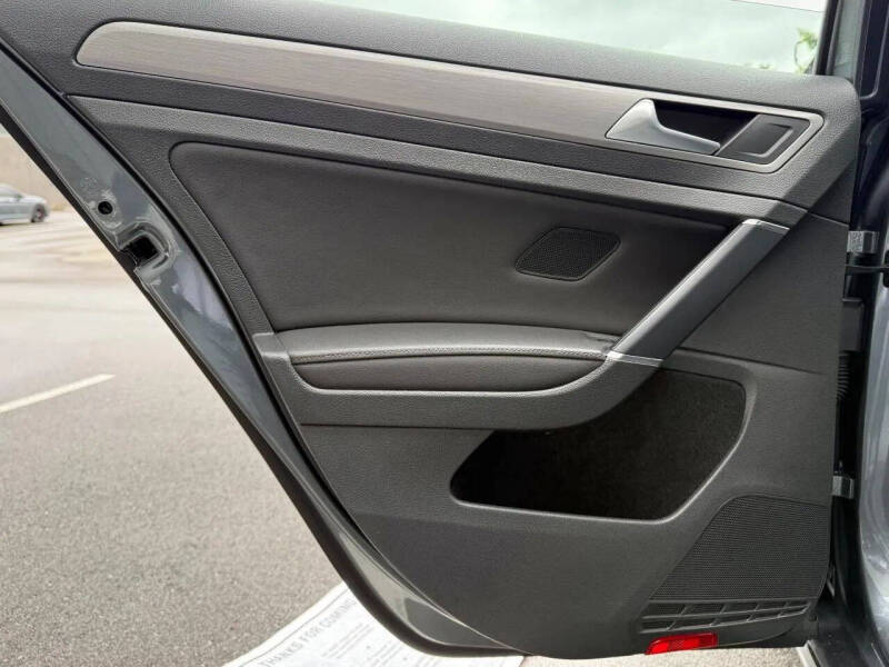 2017 Volkswagen Golf TSI Wolfsburg Edition