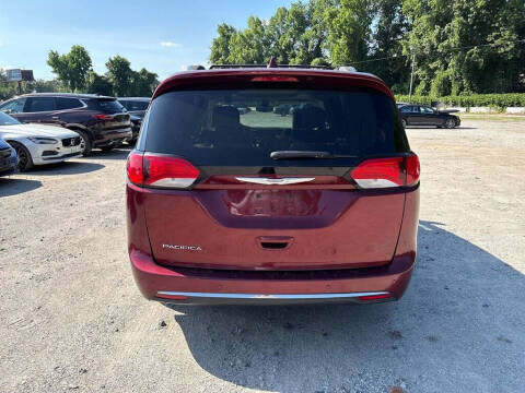 2018 Chrysler Pacifica Touring L Plus