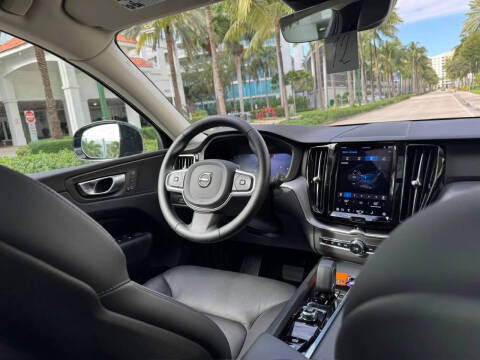 2025 Volvo XC60 B5 Core Dark Theme