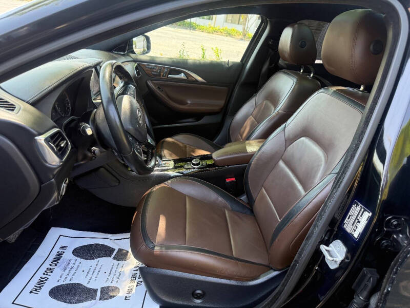 2017 Infiniti QX30 Premium