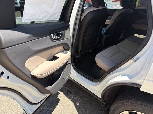 2026 Volvo XC60 T8 Plus