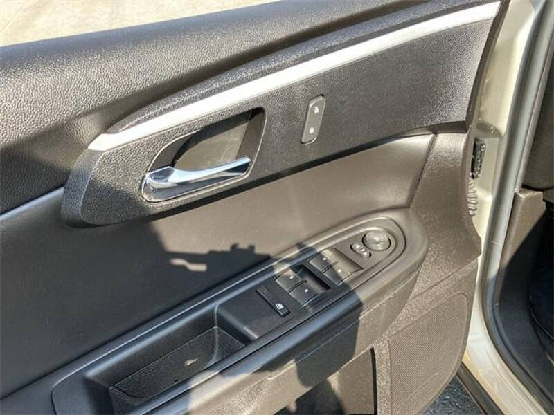 2011 Chevrolet Traverse LT