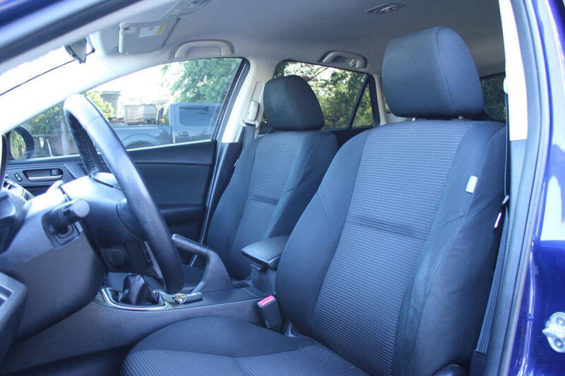2013 Mazda MAZDA3 i Touring