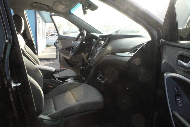 2017 Hyundai Santa Fe SE