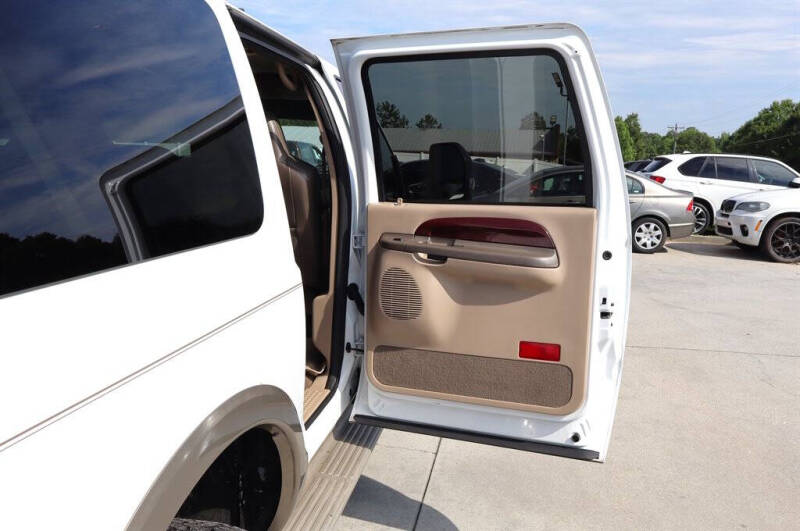2004 Ford Excursion Eddie Bauer