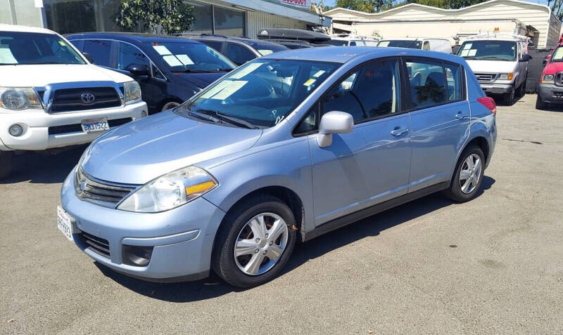 2011 Nissan Versa 1.8 S
