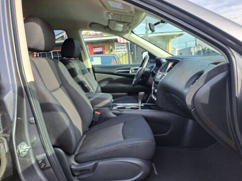 2017 Nissan Pathfinder S