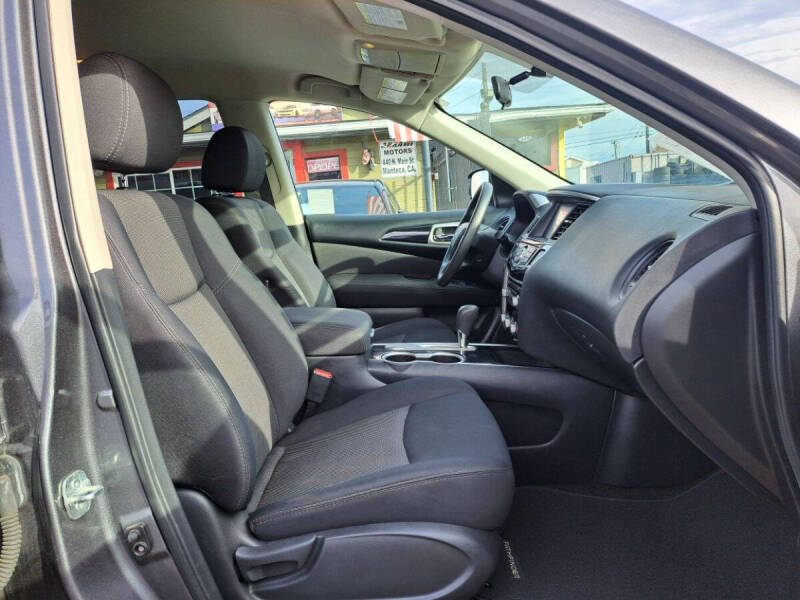 2017 Nissan Pathfinder S