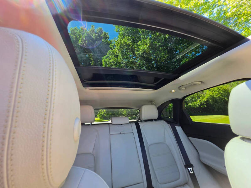 2017 Jaguar F-PACE 35t Prestige