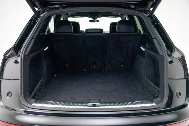 2020 Audi SQ5 3.0T quattro Premium Plus