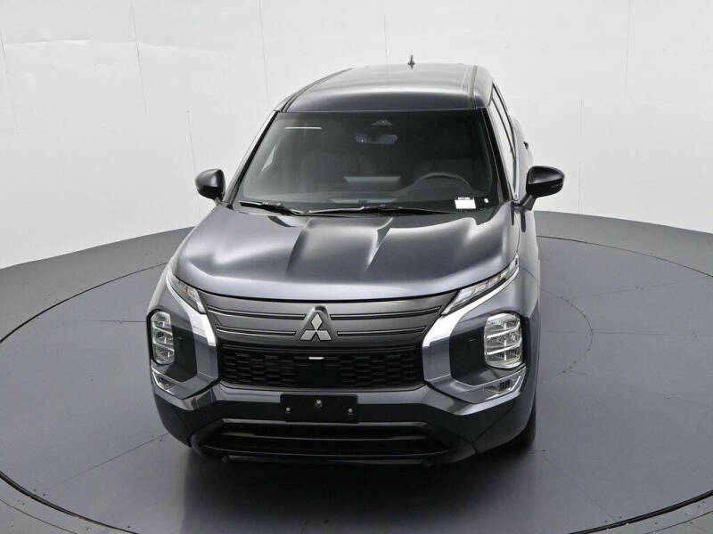 2026 Mitsubishi Outlander LE