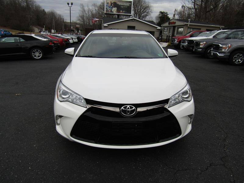 2016 Toyota Camry SE