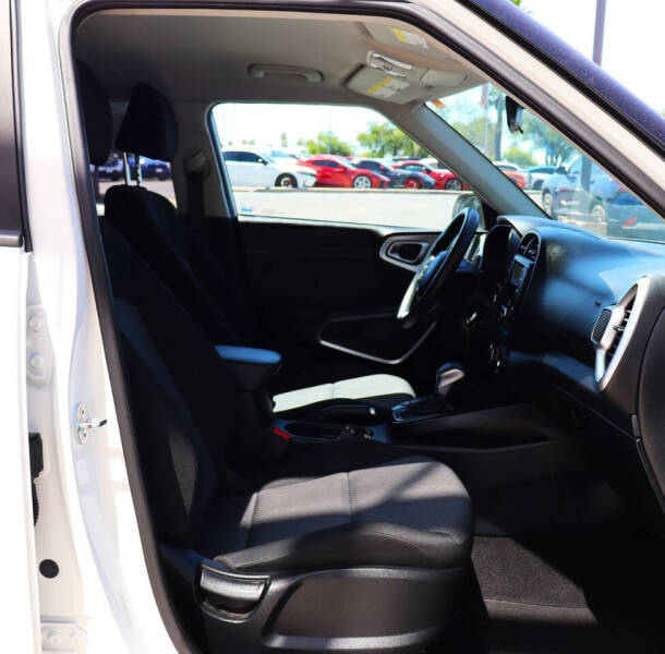 2023 Kia Soul LX