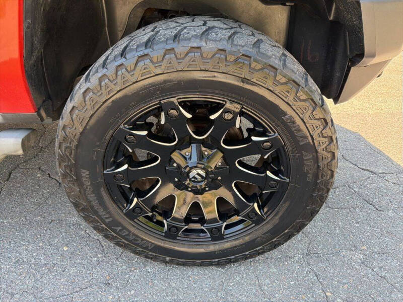 2009 HUMMER H3T Luxury