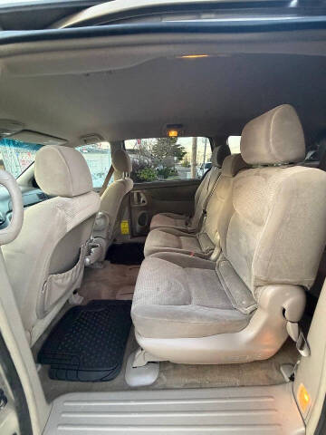 2007 Toyota Sienna LE 8-Passenger