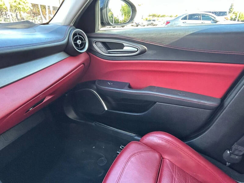 2019 Alfa Romeo Giulia Ti Sport Carbon