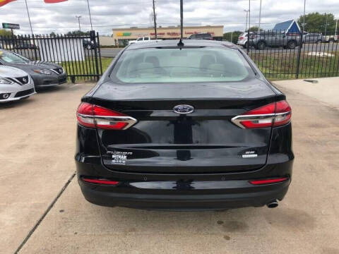 2020 Ford Fusion SE