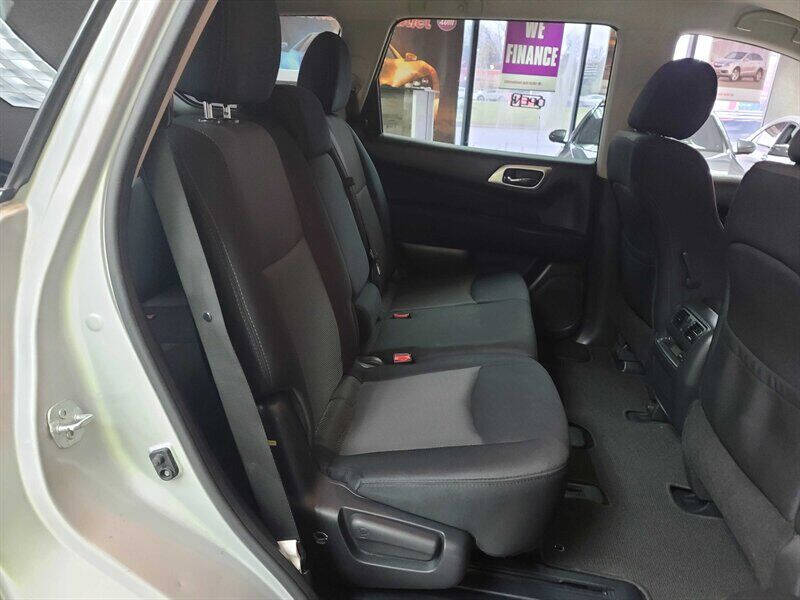 2017 Nissan Pathfinder SV