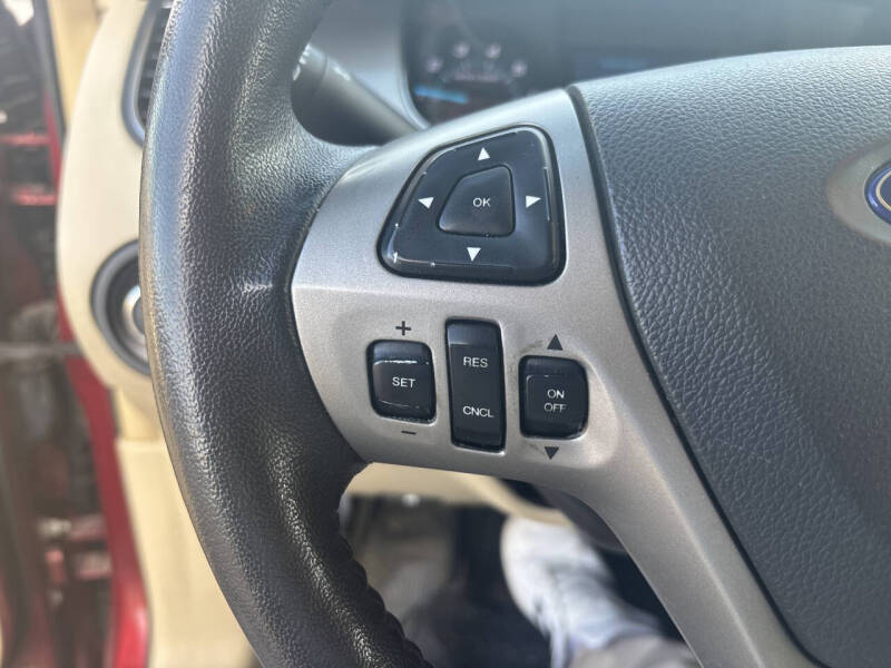 2014 Ford Taurus SEL