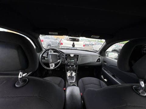 2013 Chrysler 200 Touring