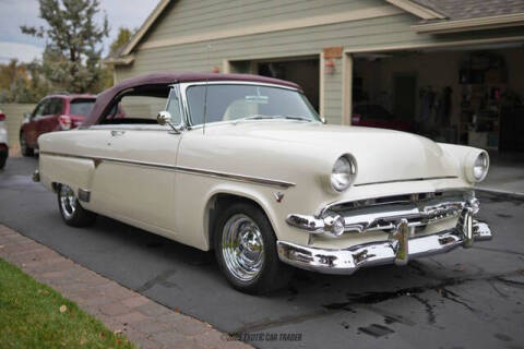 1954 Ford Crestline