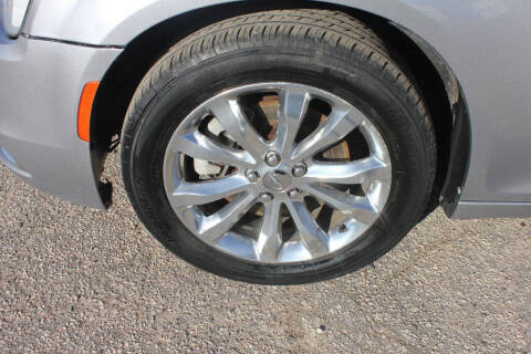 2017 Chrysler 300 Limited