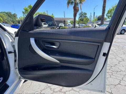 2014 BMW 3 Series 320i