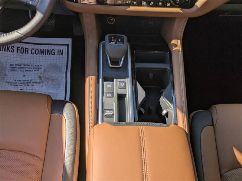 2025 Nissan Pathfinder Platinum