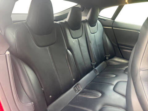 2015 Tesla Model S 90D