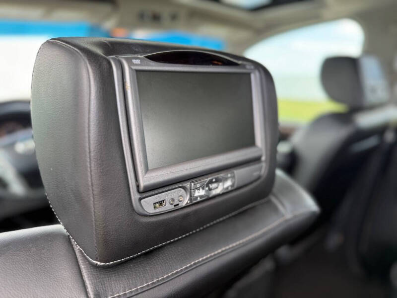 2014 Nissan Armada Platinum