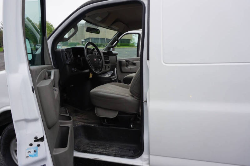 2023 GMC Savana 2500