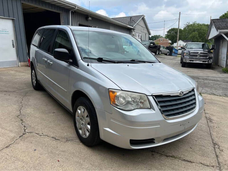 2009 Chrysler Town and Country LX