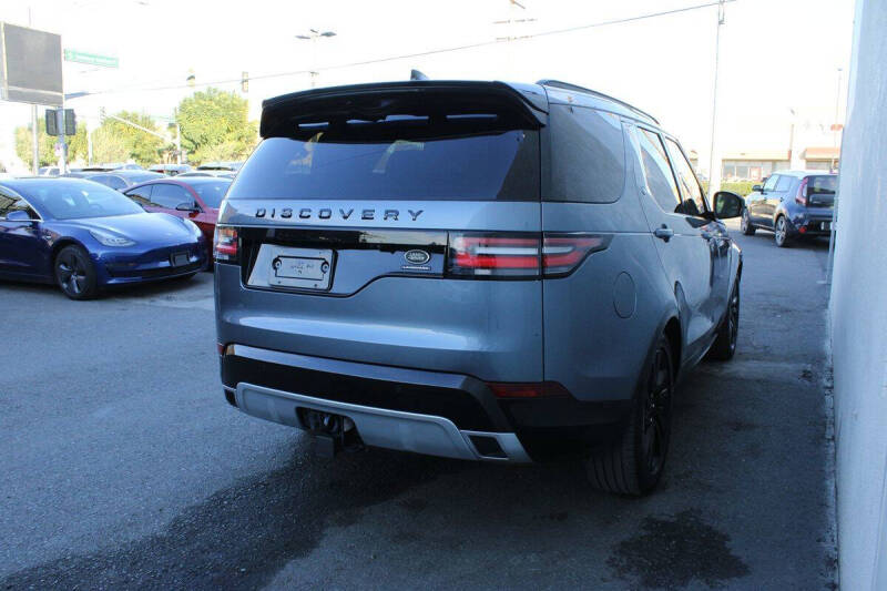 2020 Land Rover Discovery Landmark Edition